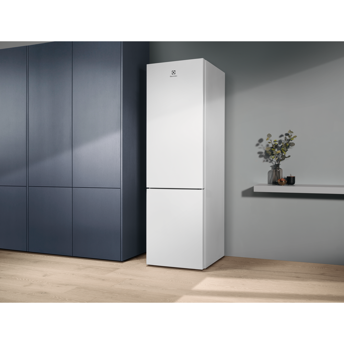 Electrolux - Combinado de livre instalação - LNC7ME36W2