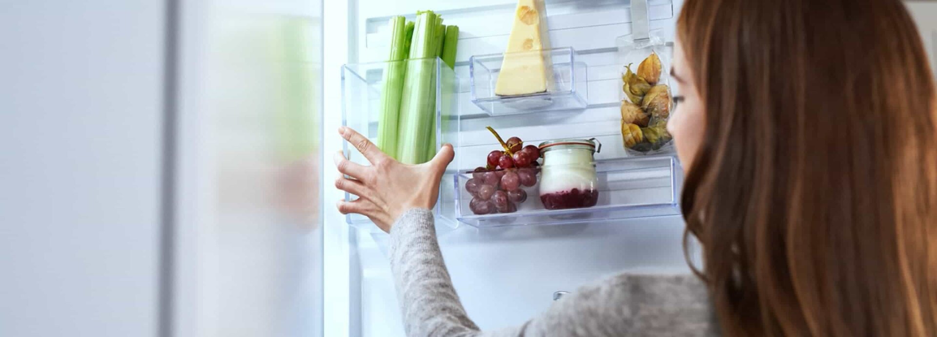 Organiza tus alimentos en el interior del frigo como mejor te convenga